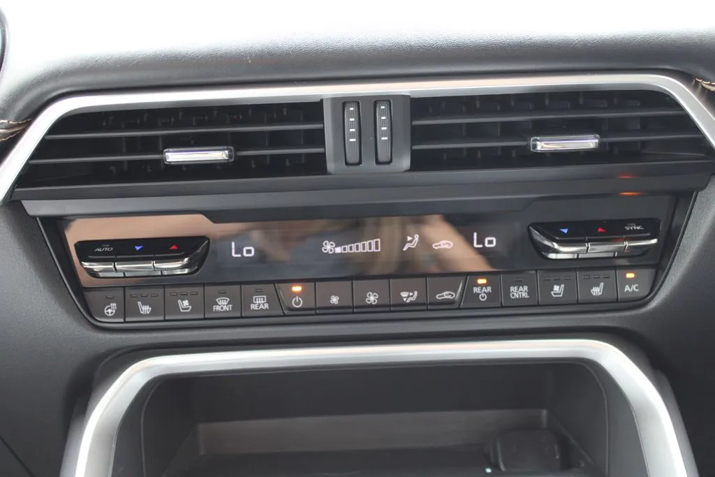 2025 Mazda CX-90 Premium Plus Package - Photo 31