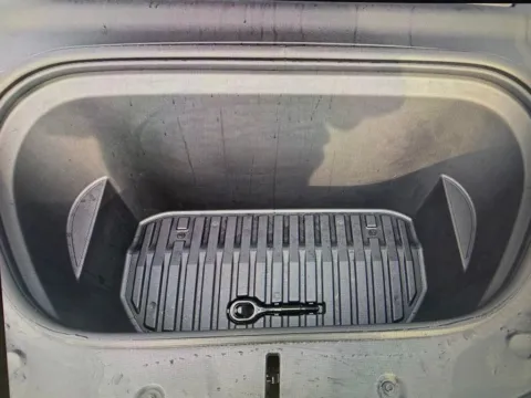 More photos of 2024 Tesla Model Y Long Range at Richmond Car and Truck Center, KY