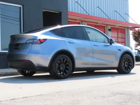 More photos of 2024 Tesla Model Y Long Range at Richmond Car and Truck Center, KY
