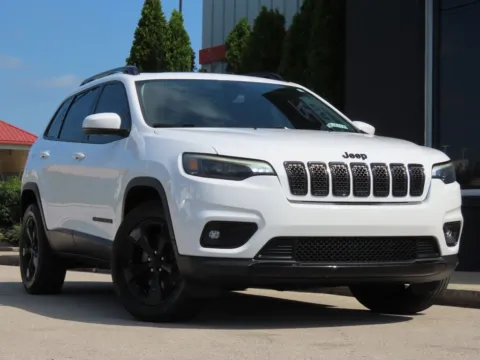 Photos of 2019 Jeep Cherokee Latitude Plus for sale in Richmond, KY at Richmond Car and Truck Center