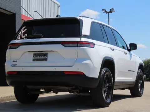 More photos of 2025 Jeep Grand Cherokee Altitude at Richmond Car and Truck Center, KY