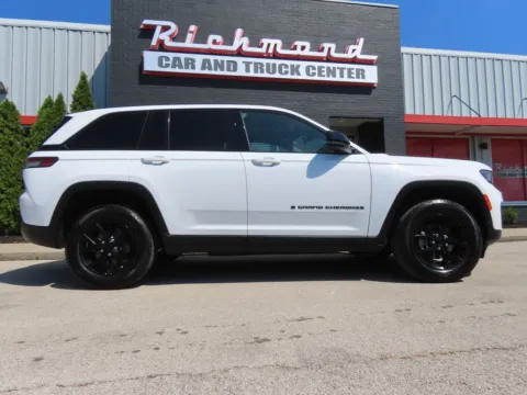Another view of 2025 Jeep Grand Cherokee Altitude for sale in Richmond, KY at Richmond Car and Truck Center