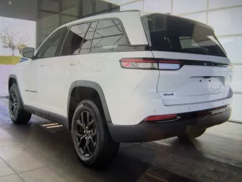 More photos of 2025 Jeep Grand Cherokee Altitude at Richmond Car and Truck Center, KY