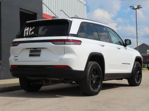 More photos of 2025 Jeep Grand Cherokee Altitude at Richmond Car and Truck Center, KY