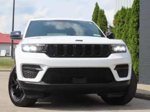 White 2025 Jeep Grand Cherokee Altitude for sale in Richmond, KY