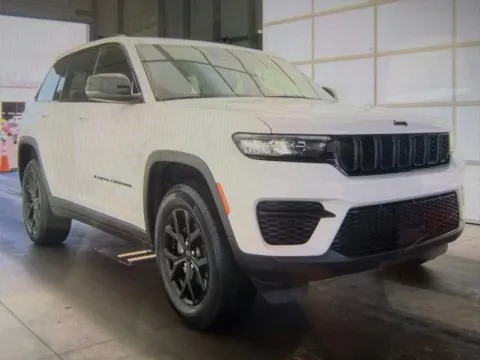 White 2025 Jeep Grand Cherokee Altitude for sale in Richmond, KY