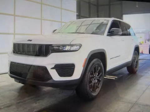 Photos of 2025 Jeep Grand Cherokee Altitude for sale in Richmond, KY at Richmond Car and Truck Center