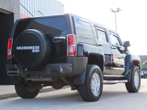 More photos of 2008 Hummer H3 at Richmond Car and Truck Center, KY