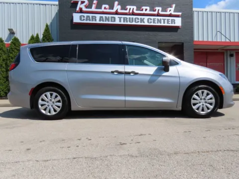 Another view of 2018 Chrysler Pacifica L for sale in Richmond, KY at Richmond Car and Truck Center