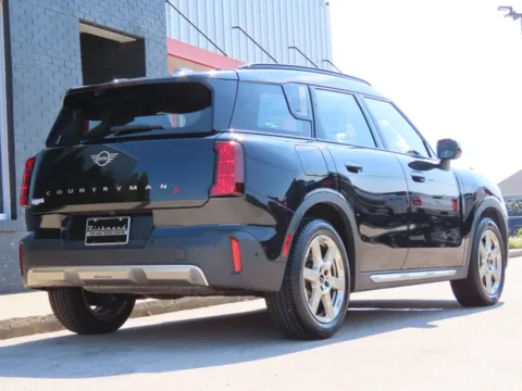 More photos of 2025 MINI Cooper S Countryman Signature Plus at Richmond Car and Truck Center, KY