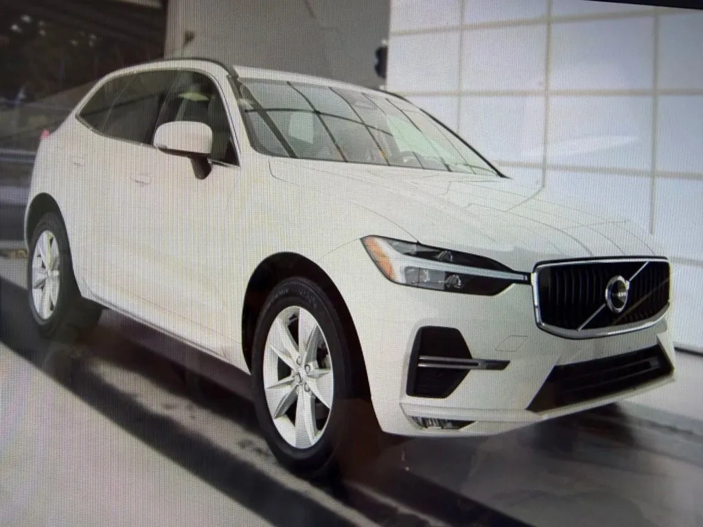 White 2022 Volvo XC60 B5 Momentum for sale in Richmond, KY