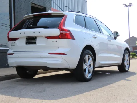 More photos of 2022 Volvo XC60 B5 Momentum at Richmond Car and Truck Center, KY