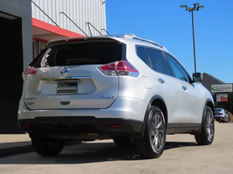 More photos of 2016 Nissan Rogue SL at Richmond Car and Truck Center, KY