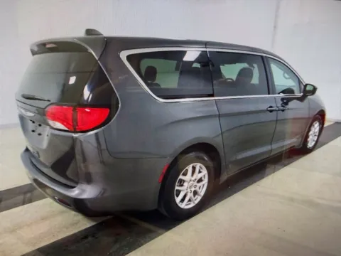 More photos of 2022 Chrysler Voyager LX at Richmond Car and Truck Center, KY