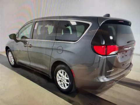 More photos of 2022 Chrysler Voyager LX at Richmond Car and Truck Center, KY