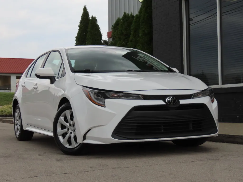 White 2024 Toyota Corolla LE for sale in Richmond, KY
