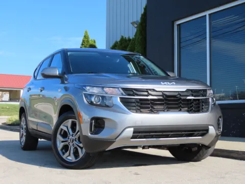 Gray 2024 Kia Seltos LX for sale in Richmond, KY