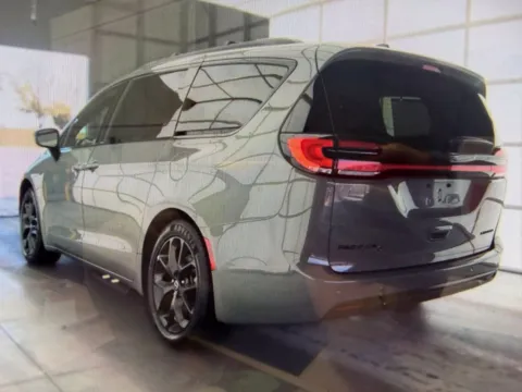 More photos of 2025 Chrysler Pacifica Limited at Richmond Car and Truck Center, KY