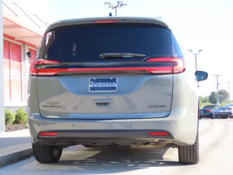 More photos of 2025 Chrysler Pacifica Limited at Richmond Car and Truck Center, KY