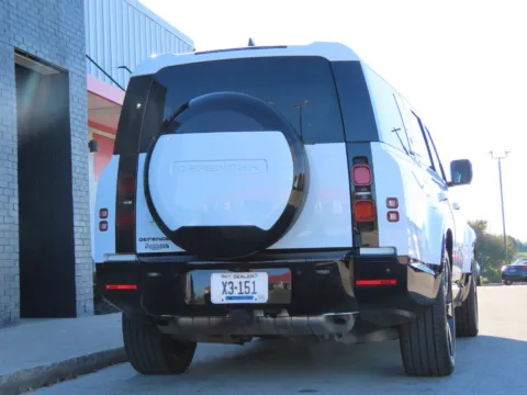 More photos of 2024 Land Rover Defender 130 X-Dynamic SE at Richmond Car and Truck Center, KY