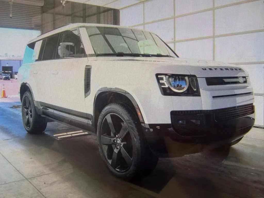 White 2024 Land Rover Defender 130 X-Dynamic SE for sale in Richmond, KY