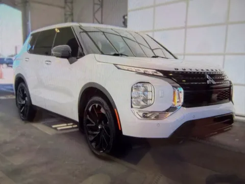 White 2023 Mitsubishi Outlander SE Black Edition for sale in Richmond, KY