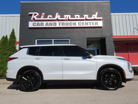 Another view of 2023 Mitsubishi Outlander SE Black Edition for sale in Richmond, KY at Richmond Car and Truck Center