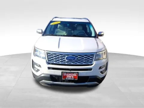 Photos of 2016 Ford Explorer Platinum for sale in Milwaukee, WI at Diamond Jim's West Allis