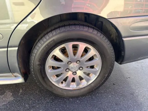 More photos of 2005 Buick LeSabre Custom at Diamond Jim's West Allis, WI