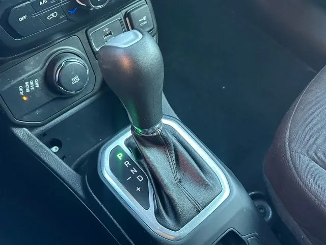2020 Jeep Renegade Latitude - Photo 10