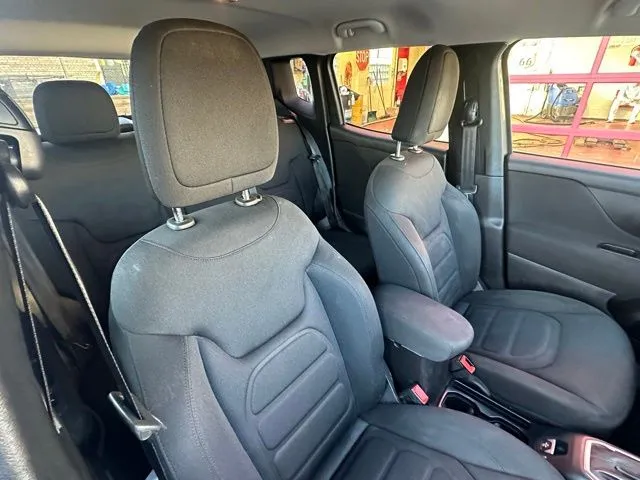 2020 Jeep Renegade Latitude - Photo 23