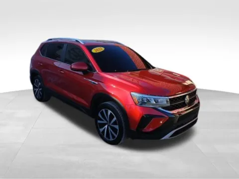 Another view of 2022 Volkswagen Taos 1.5T SE for sale in Milwaukee, WI at Diamond Jim's West Allis