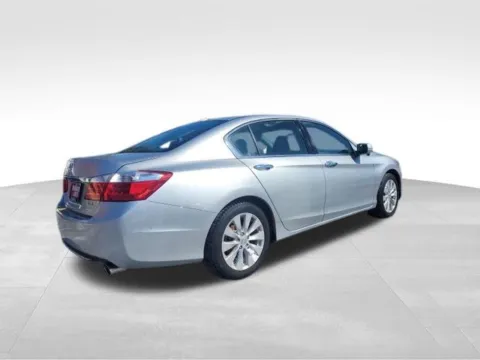 More photos of 2014 Honda Accord EX-L at Diamond Jim's West Allis, WI