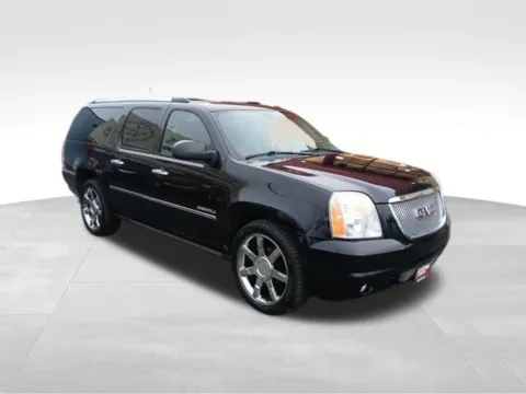 Another view of 2011 GMC Yukon XL Denali for sale in Milwaukee, WI at Diamond Jim's West Allis