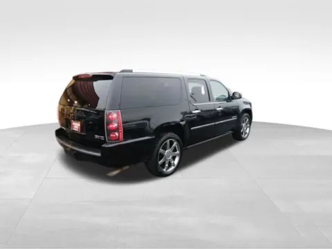 More photos of 2011 GMC Yukon XL Denali at Diamond Jim's West Allis, WI