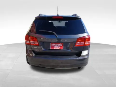 More photos of 2017 Dodge Journey SE at Diamond Jim's West Allis, WI