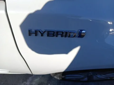 More photos of 2015 Toyota Camry Hybrid XLE at Diamond Jim's West Allis, WI