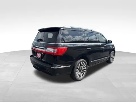 Another view of 2018 Lincoln Navigator Reserve for sale in Milwaukee, WI at Diamond Jim's West Allis