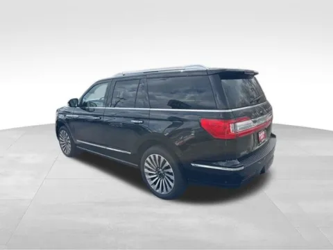 More photos of 2018 Lincoln Navigator Reserve at Diamond Jim's West Allis, WI