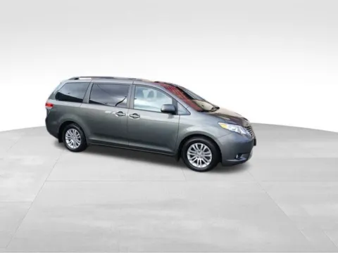 More photos of 2011 Toyota Sienna XLE at Diamond Jim's West Allis, WI