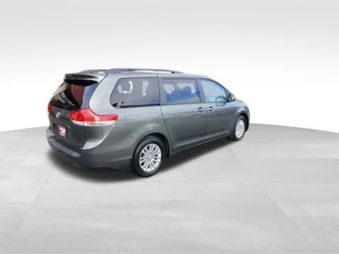 More photos of 2011 Toyota Sienna XLE at Diamond Jim's West Allis, WI
