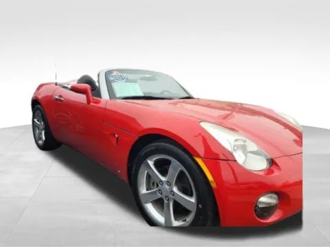 Photos of 2006 Pontiac Solstice for sale in Milwaukee, WI at Diamond Jim's West Allis