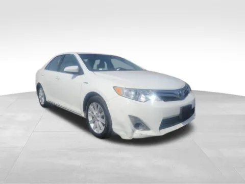 Another view of 2014 Toyota Camry Hybrid SE Limited Edition for sale in Milwaukee, WI at Diamond Jim's West Allis