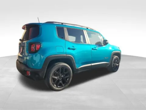 More photos of 2022 Jeep Renegade Altitude at Diamond Jim's West Allis, WI