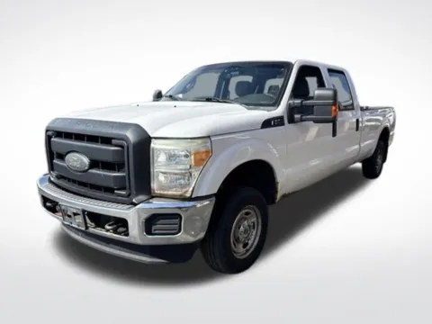 White 2011 Ford F-250SD XL for sale in Milwaukee, WI