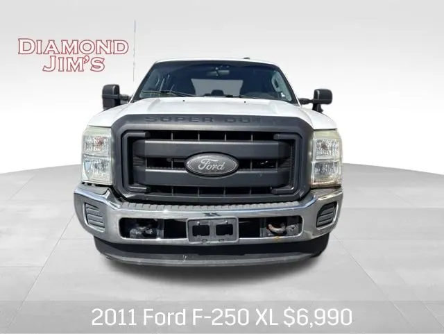 White 2011 Ford F-250SD XL for sale in Milwaukee, WI