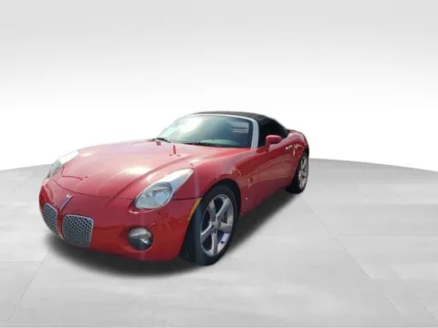 Photos of 2006 Pontiac Solstice for sale in Milwaukee, WI at Diamond Jim's West Allis