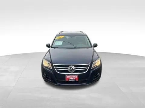Photos of 2011 Volkswagen Tiguan SE for sale in Milwaukee, WI at Diamond Jim's West Allis