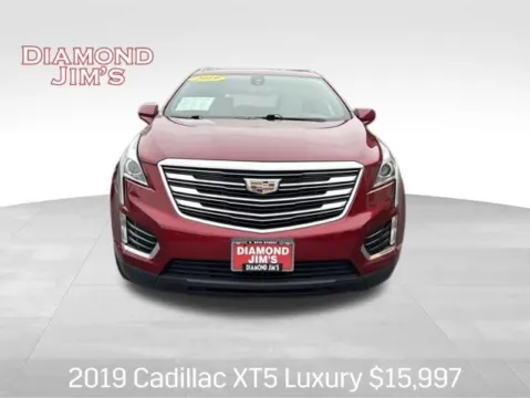 Red 2019 Cadillac XT5 Luxury for sale in Milwaukee, WI