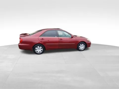 More photos of 2002 Toyota Camry XLE at Diamond Jim's West Allis, WI